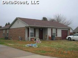 800 S 38th St, Van Buren, AR 72956