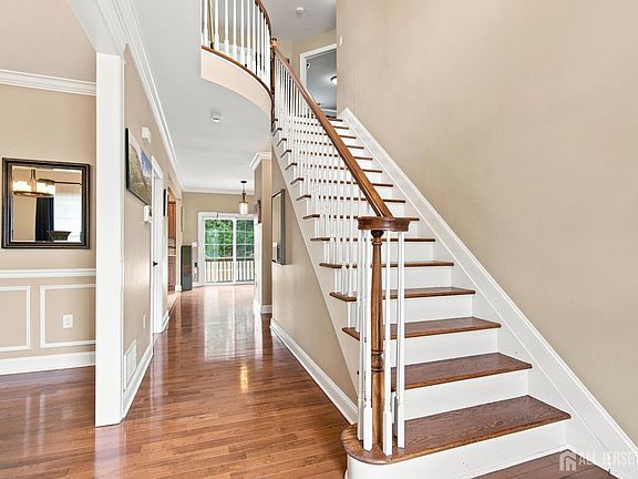 5th image of 18 Kendall Rd
