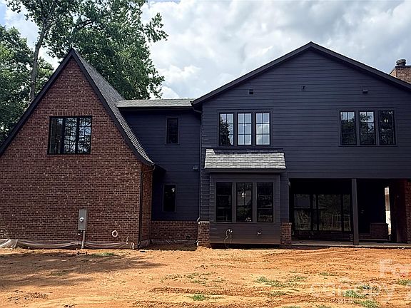 3rd image of 106 Hunter Ln