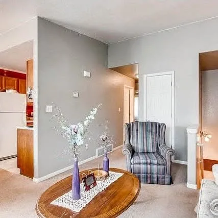 3 bed, 1360 sqft, $1,600 — Photo 2