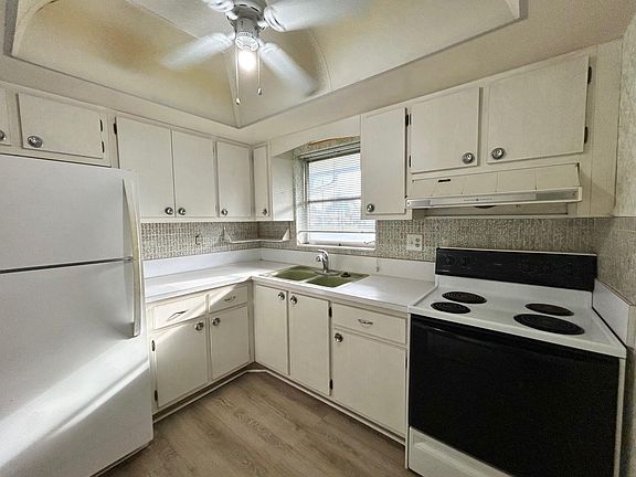 4th image of 2805 Crosley Drive E #G
