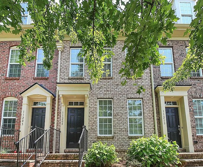 11209 Cedar Walk Ln — Photo 1