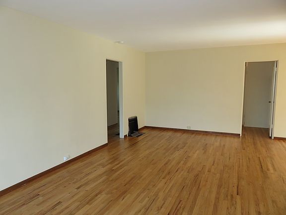3rd image of 3501 Wisteria Dr