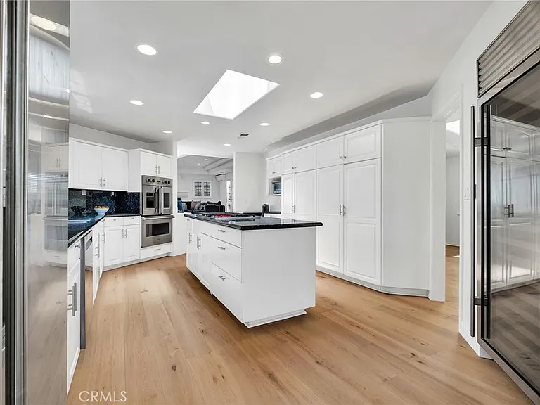 1021 Avenue D — Photo 13