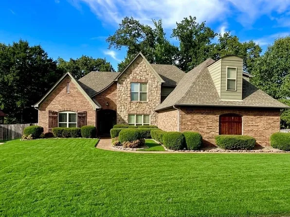 8308 Callie Manor Dr, Arlington, TN 38002