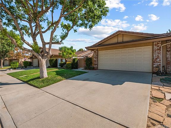 3rd image of 25636 Almendra Dr