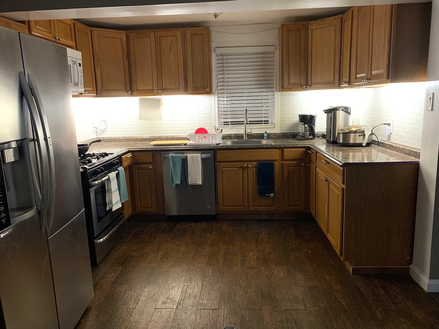 5 bed, 3.5 bath, 1247 sqft, $600 — Photo 4
