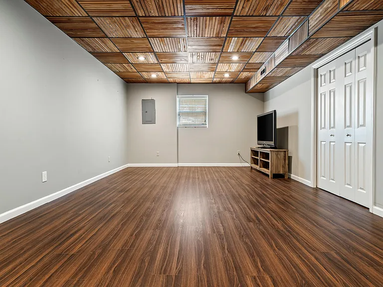 3708 Northcote Dr — Photo 27
