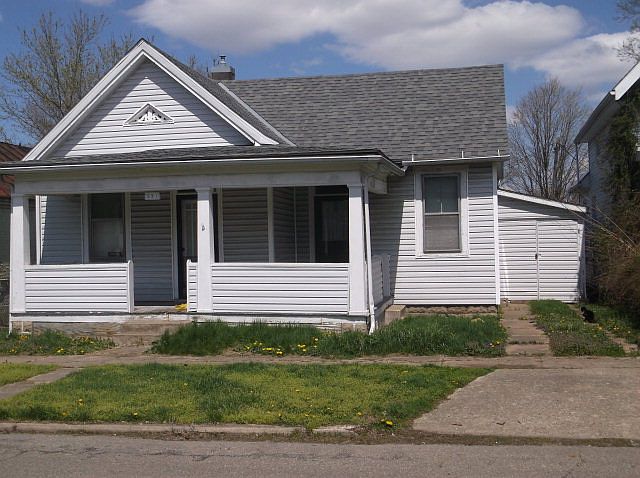 2nd image of 621 E 2nd St