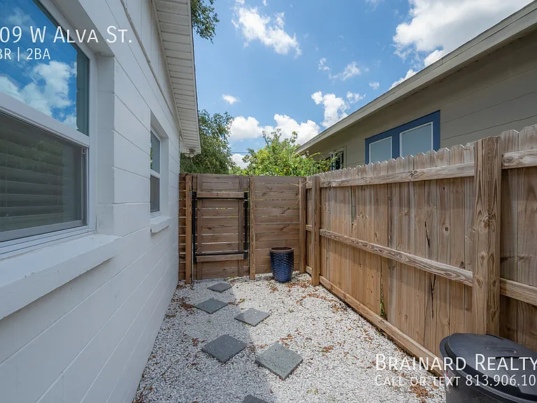 309 W Alva St — Photo 25