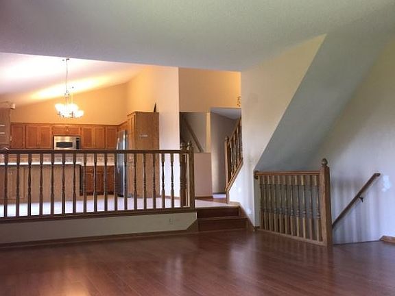 3rd image of 1801 Commonwealth Dr