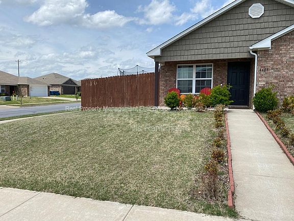 3rd image of 4408 SW Gallatine Ave