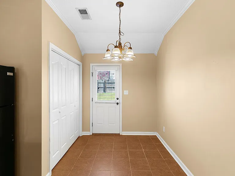 9 Moss Woods Cv — Photo 15