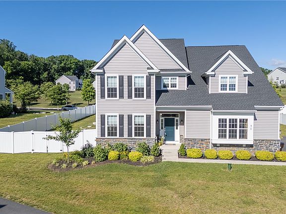 3rd image of 70 Kate Ct