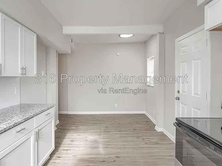 301 Benton Blvd #4 — Photo 8