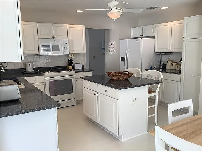 890 Haynesville Way — Photo 5