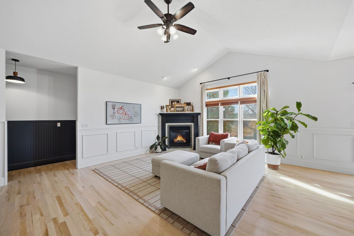 next background image