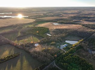 11086 S Wanamaker Rd, Carbondale, KS 66414