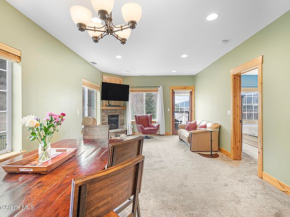 5th image of 308 Ohio Ave #202