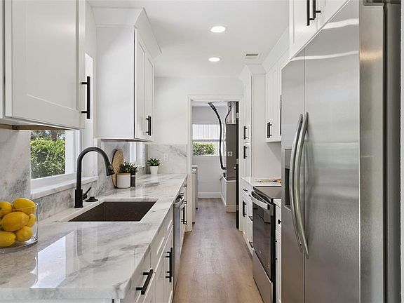 5th image of 5327 Rundle Rd