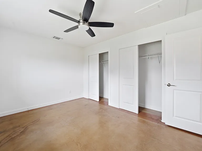 102 Rose Dr #B — Photo 16