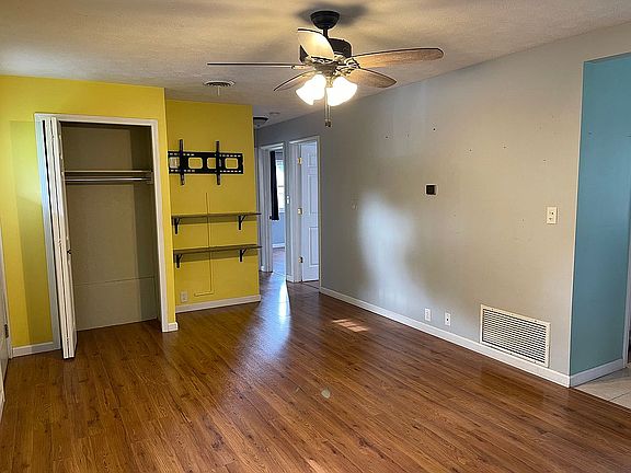 2nd image of 2100 Miller Dr