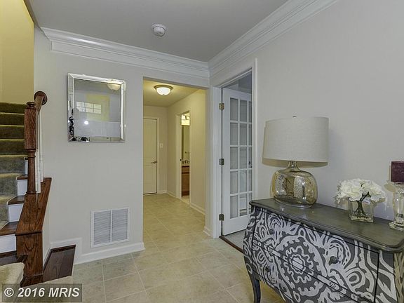 3rd image of 3915 Broadheath Cir