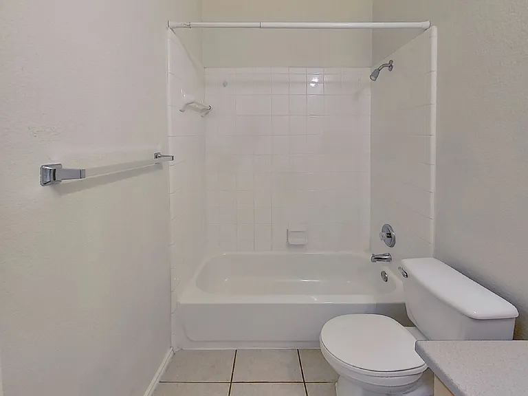 1705 Constantino Cir #B — Photo 14