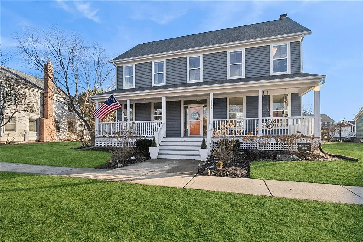 1571 Amos Bennett St photo 1