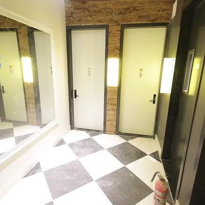 Rented by Nooklyn NYC LLC | media 39