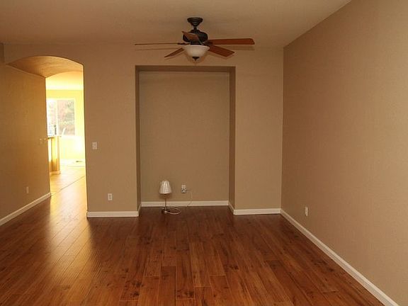 3rd image of 191 Sutley Cir