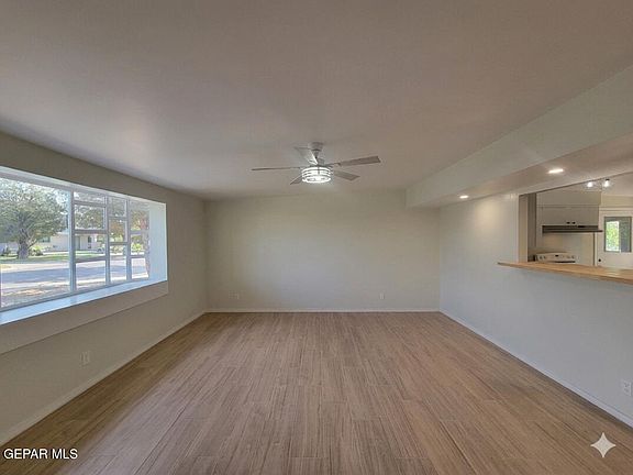 3rd image of 10173 Bermuda Ave