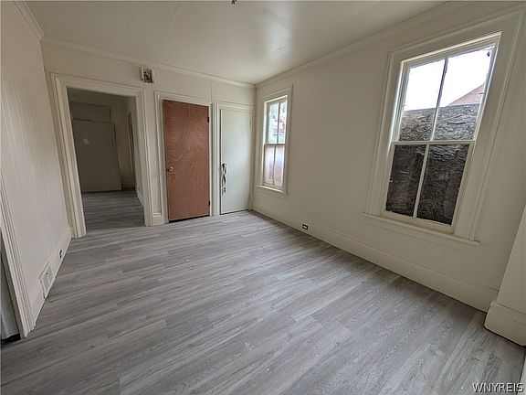 4th image of 616 7th St