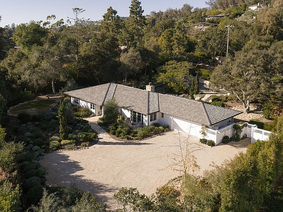 4th image of 830 Summit Rd