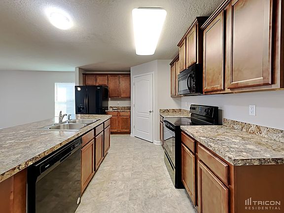 5th image of 2597 King Louis Dr