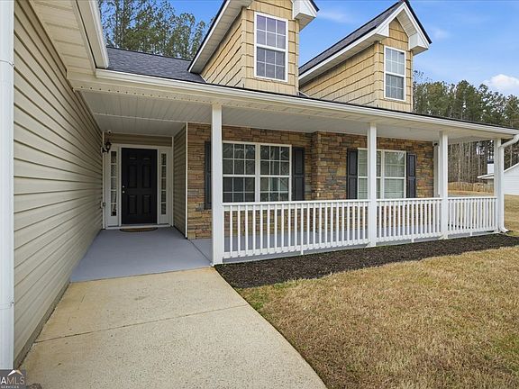 4th image of 148 Laurel Ln