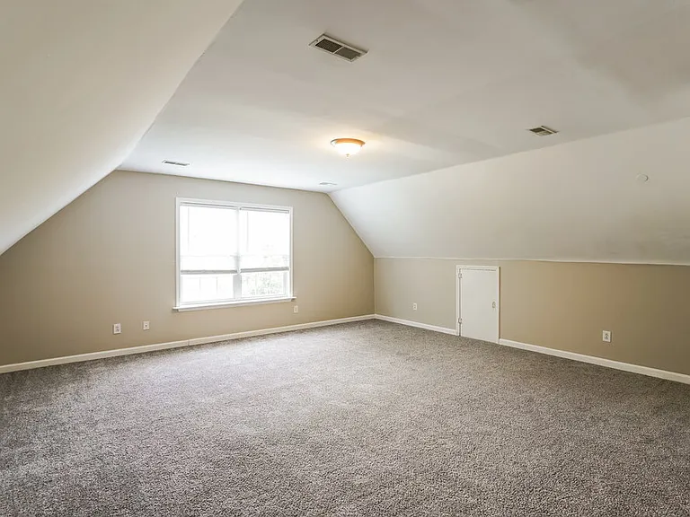 2817 Sutherland Dr — Photo 15