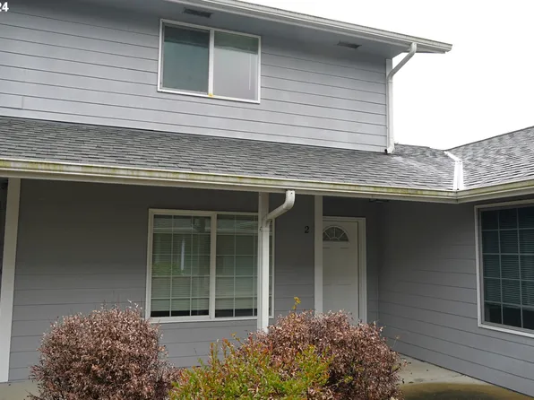 1150 Hemlock St #A2, Florence, OR 97439