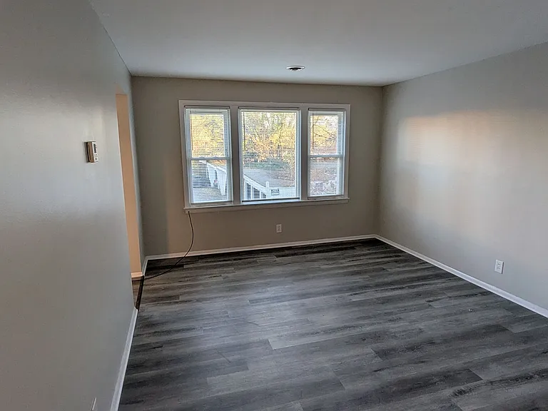 1944 Rowland Ave NE — Photo 4