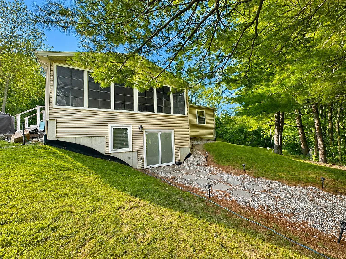 4 bed, 1860 sqft, $3,000 — Photo 3