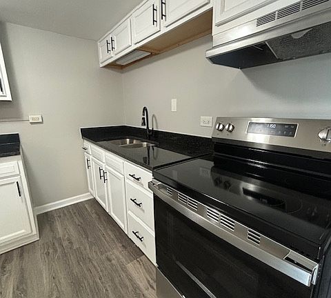 3rd image of 1103-1103 Evans Ave #1A
