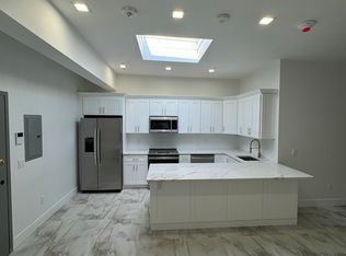 138 E Park Ave #4, Long Beach, NY 11561