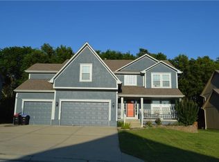 3431 SW Windemere Dr, Lees Summit, MO 64082
