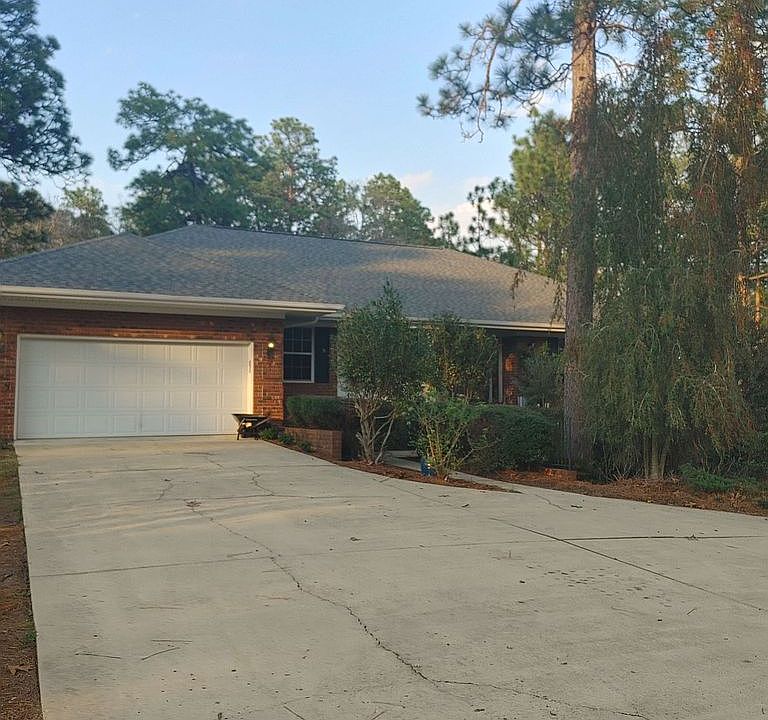 1st image of 25 Bridle Path Cir
