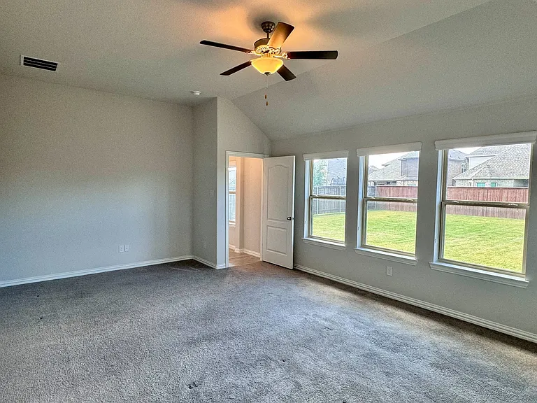 447 Prairie View Dr — Photo 23