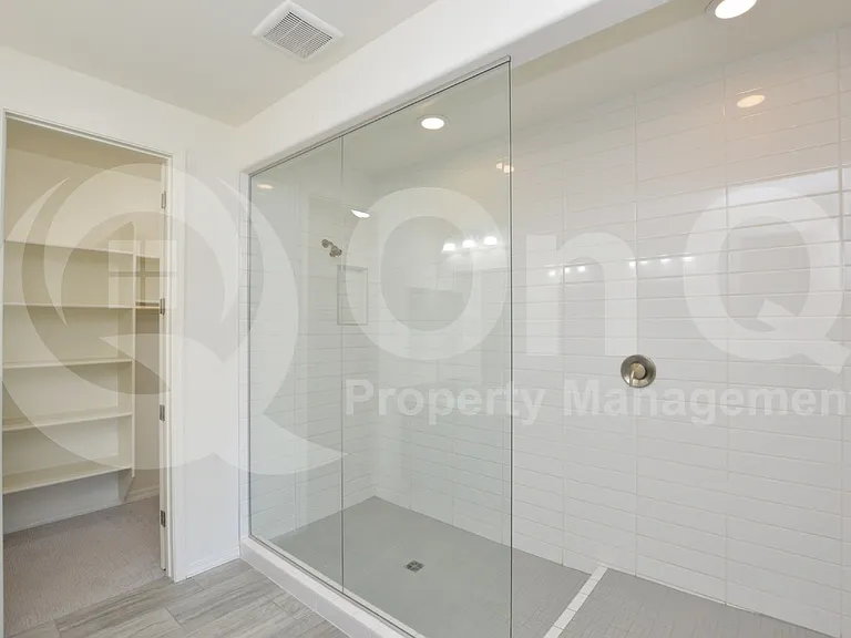 9114 S 167th Dr — Photo 16