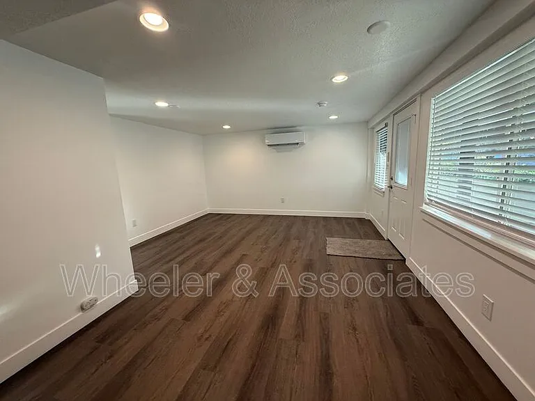 3714-3718 Brinker Ave — Photo 20