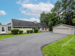 222 Golf Course Rd, Amsterdam, NY 12010