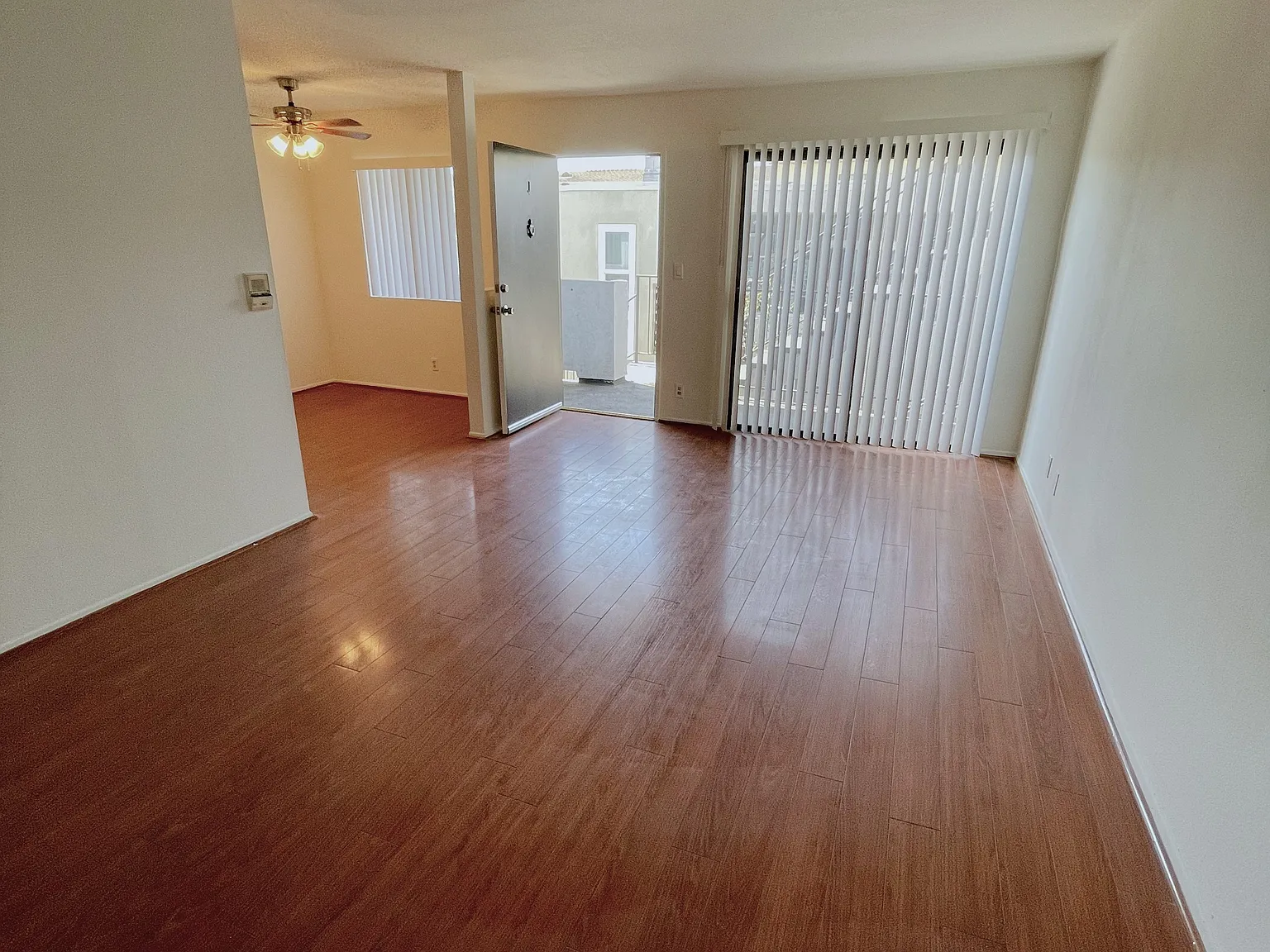 1 bed, 700 sqft, $1,900 — Photo 2