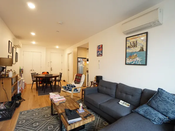 676 New York Avenue image 21 of 27